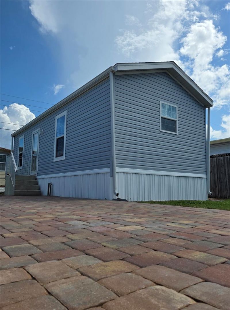 1109 49th Avenue Drive W, Bradenton, FL 34207 Photo