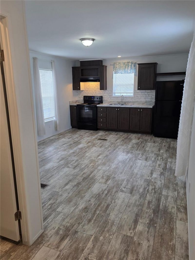 1109 49th Avenue Drive W, Bradenton, FL 34207 Photo