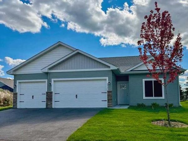 4905 Evergreen Drive N, Hugo, MN 55038