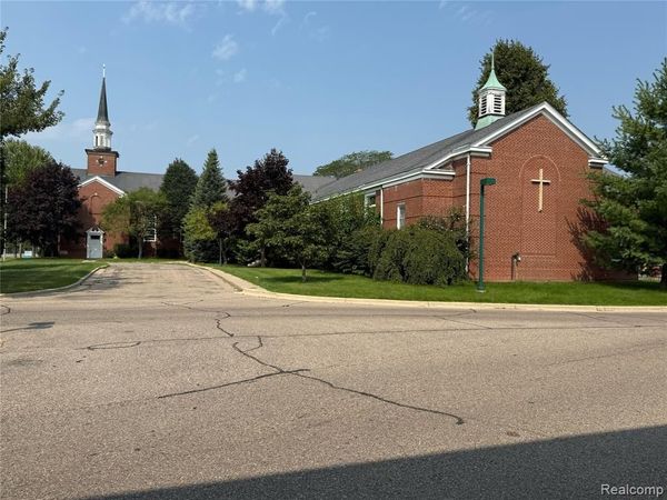 25350 W 6 Mile Road, Redford Twp, MI 48240