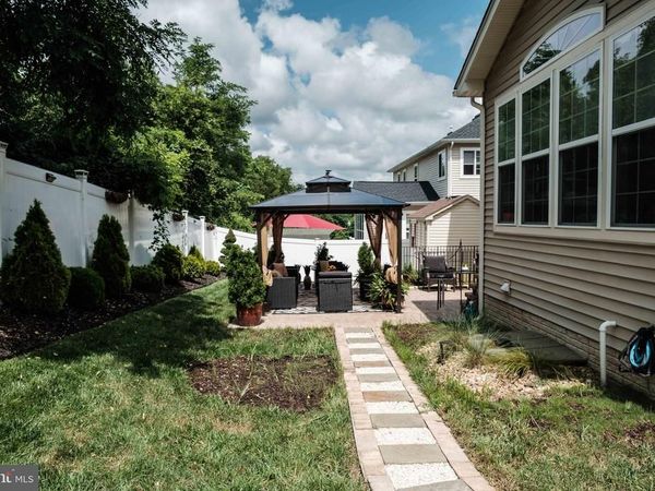 9800 LEIGHLAND COURT, WALDORF, MD 20603