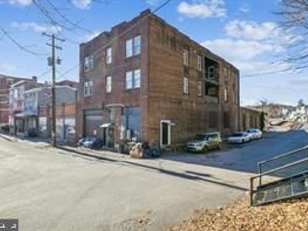 326 W BROAD STREET, TAMAQUA, PA 18252