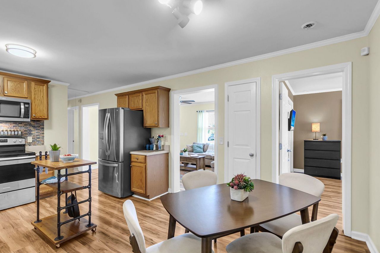 916 Hillsboro Drive Photo 13