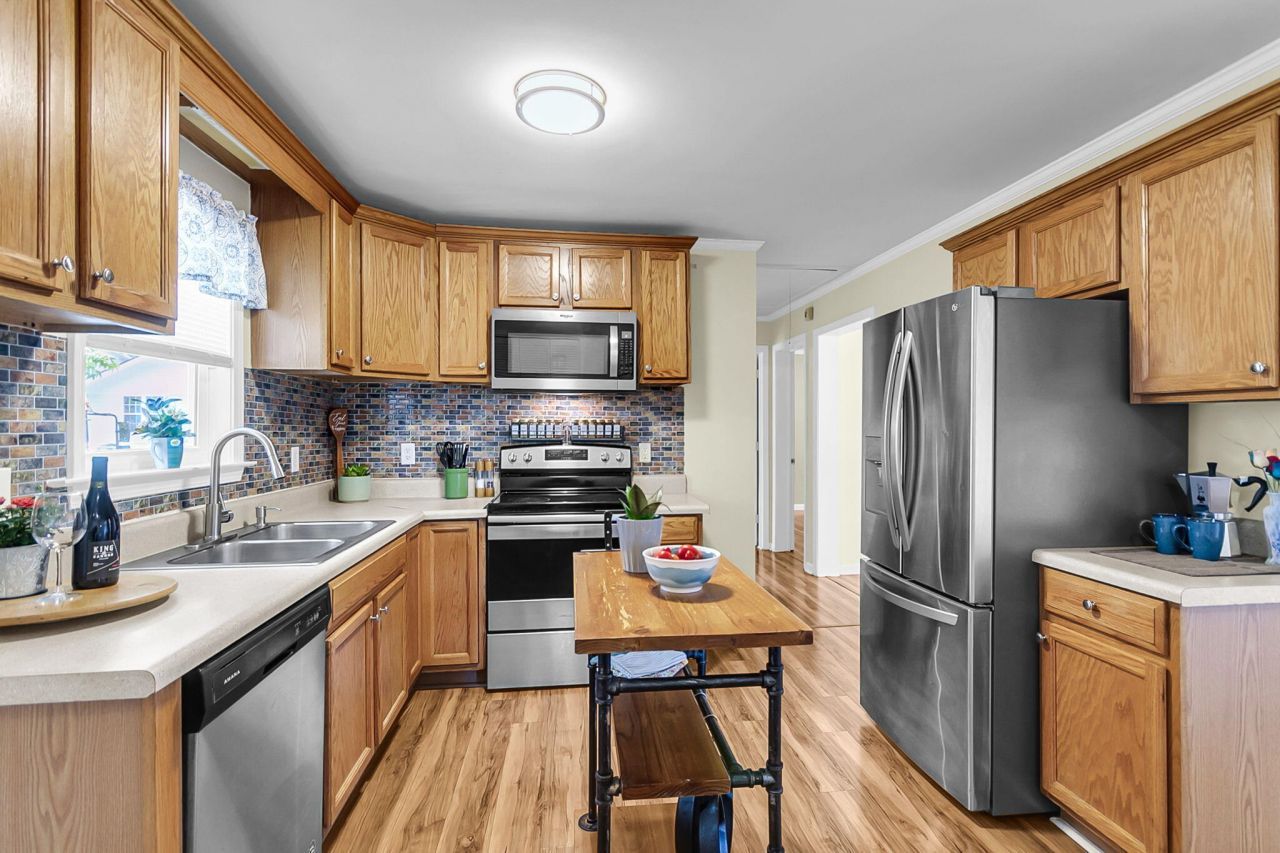 916 Hillsboro Drive Photo 14