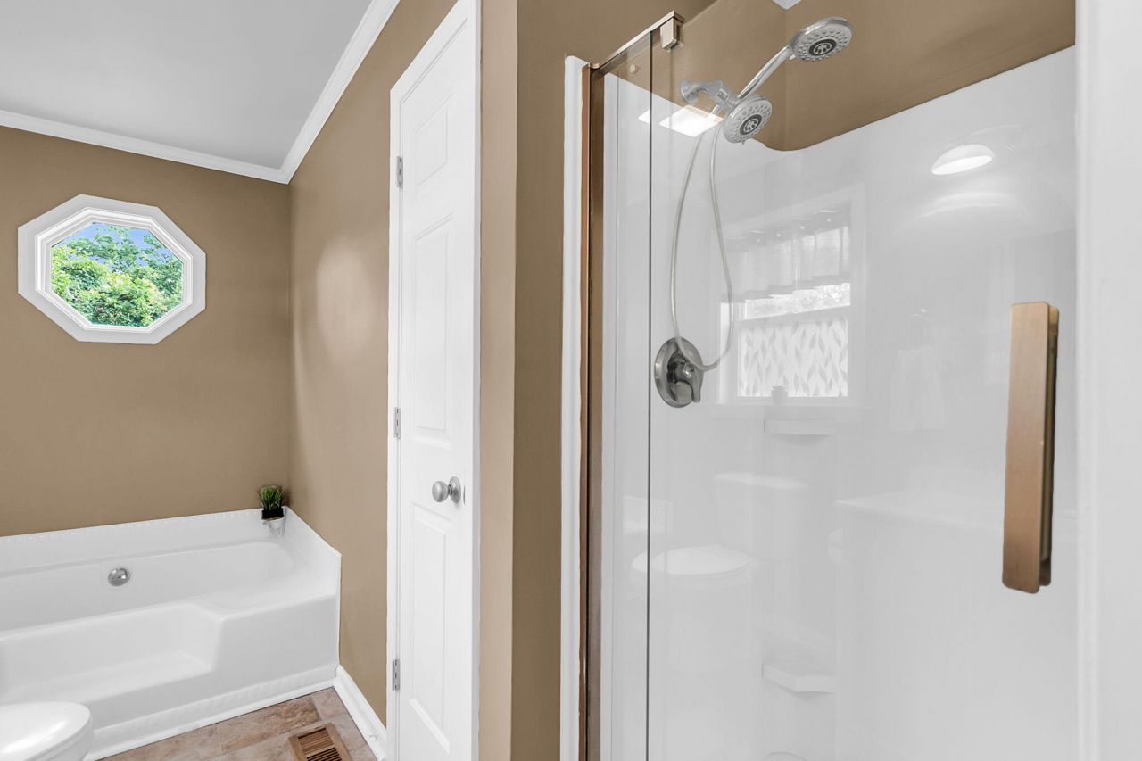 916 Hillsboro Drive Photo 22