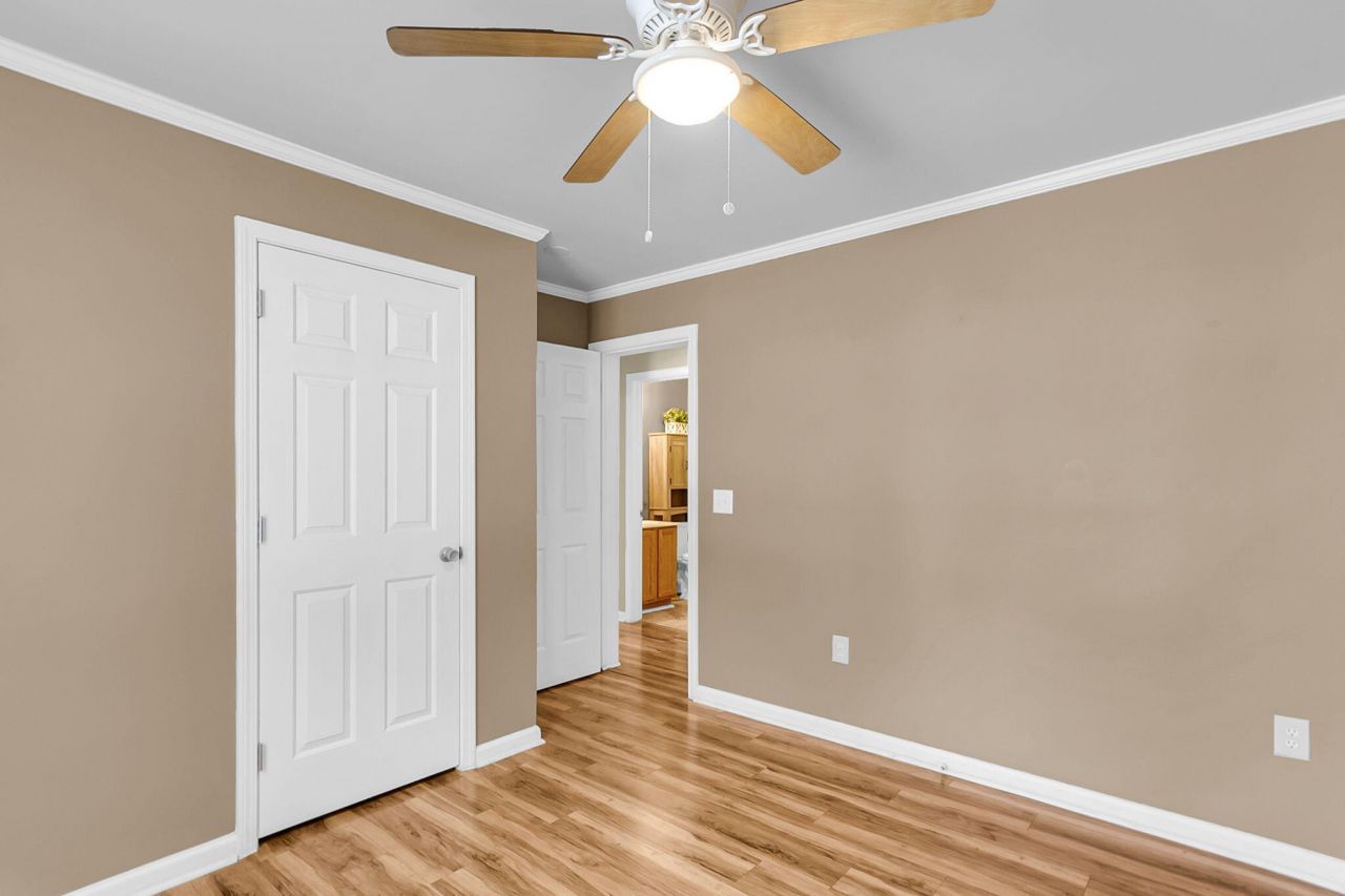 916 Hillsboro Drive Photo 27