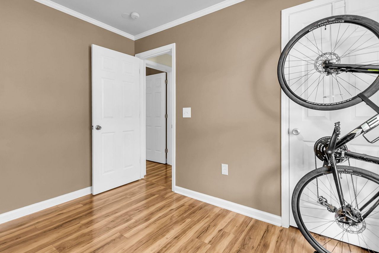 916 Hillsboro Drive Photo 30