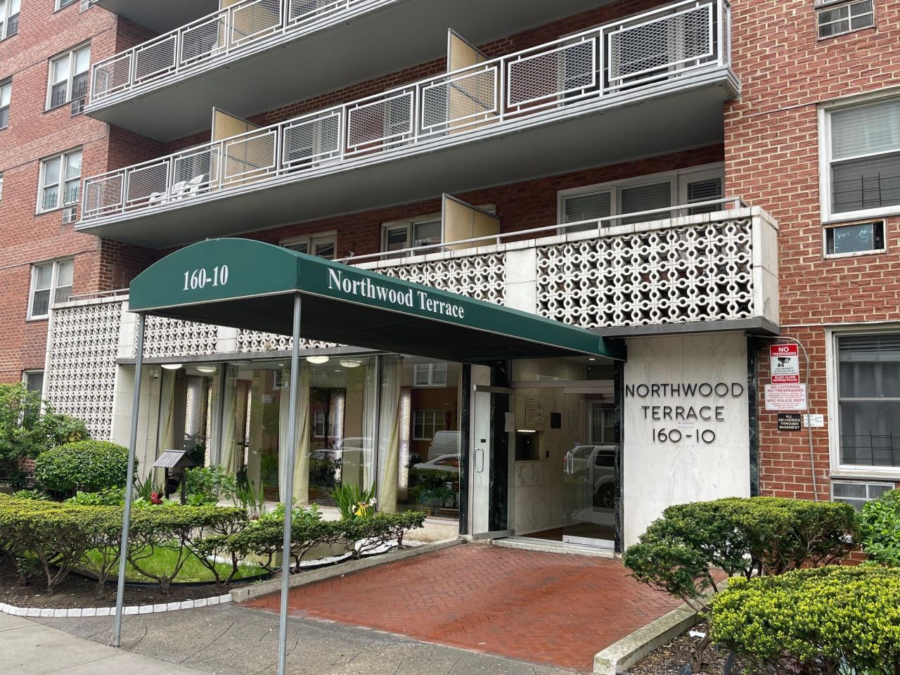 16010 89th Avenue, Unit 15H, Jamaica, NY 11432 Main Photo