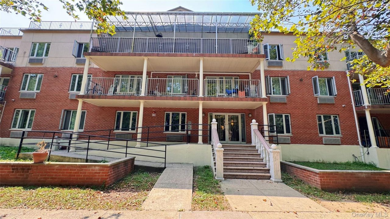 64-34 Grand Central Parkway, Unit 3D, Forest Hills, NY 11375 Main Photo