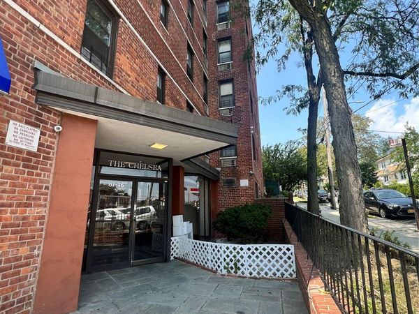 8746 Chelsea Street, Unit 6E, Jamaica Estates, NY 11432