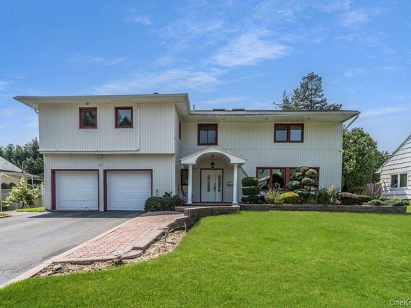 83 The Dell, Searingtown, NY 11507