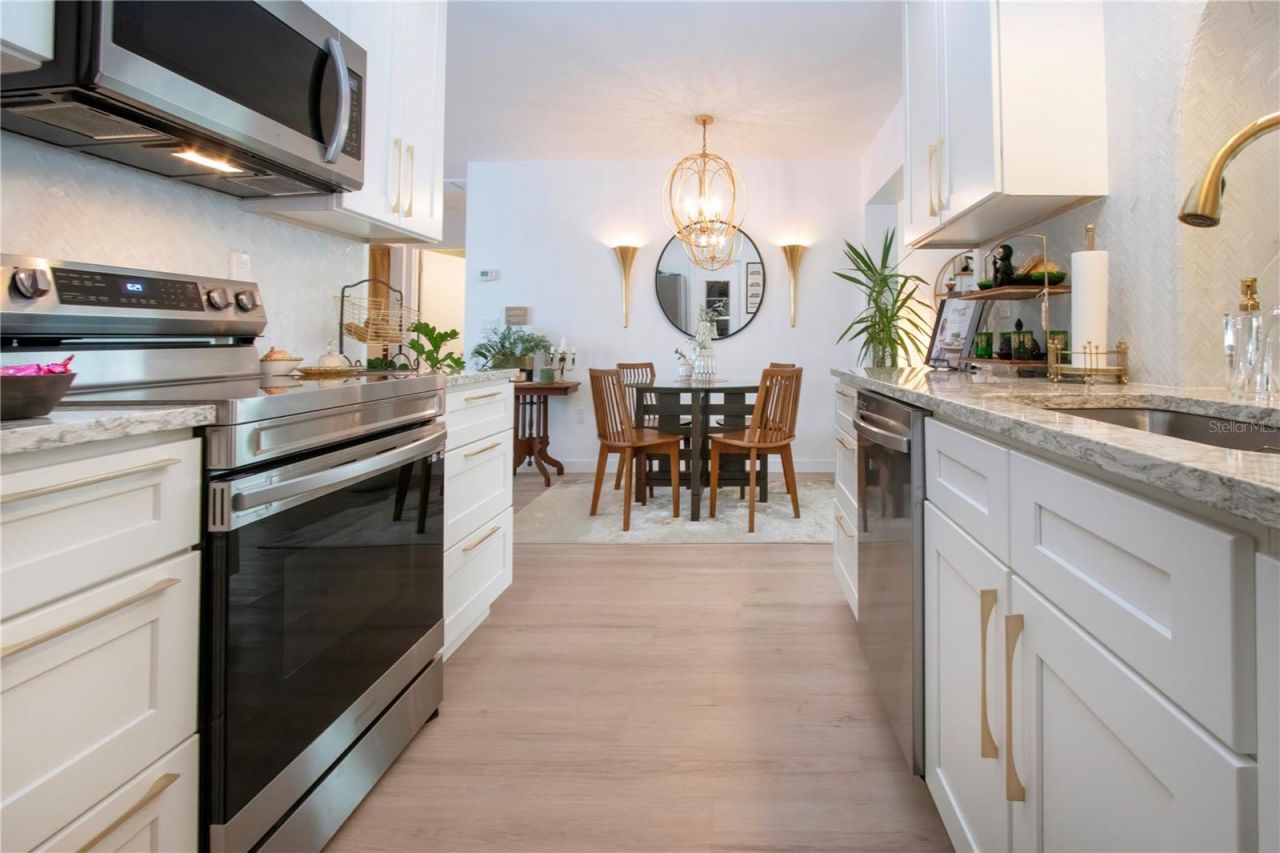 3906 Chinaberry Road, Bradenton, FL 34208 Photo