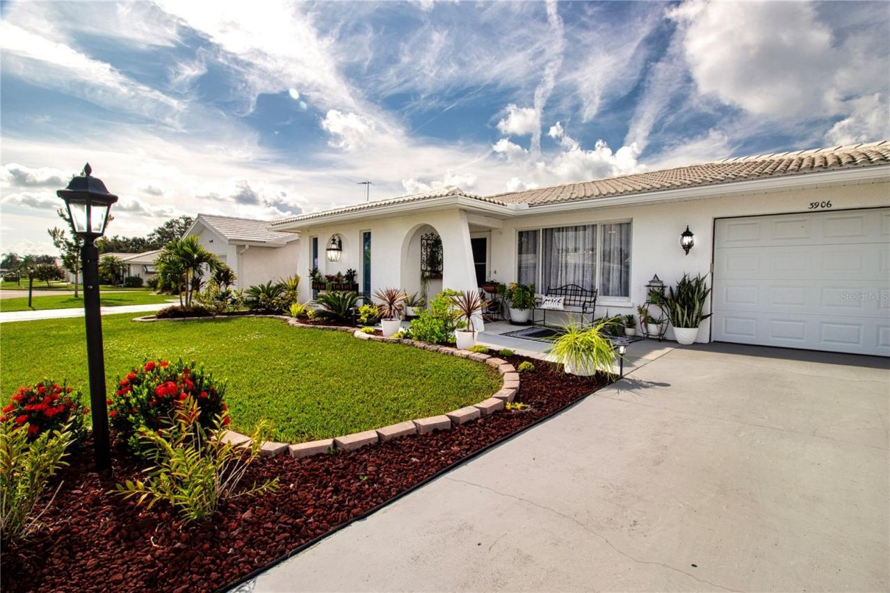 3906 Chinaberry Road, Bradenton, FL 34208 Photo