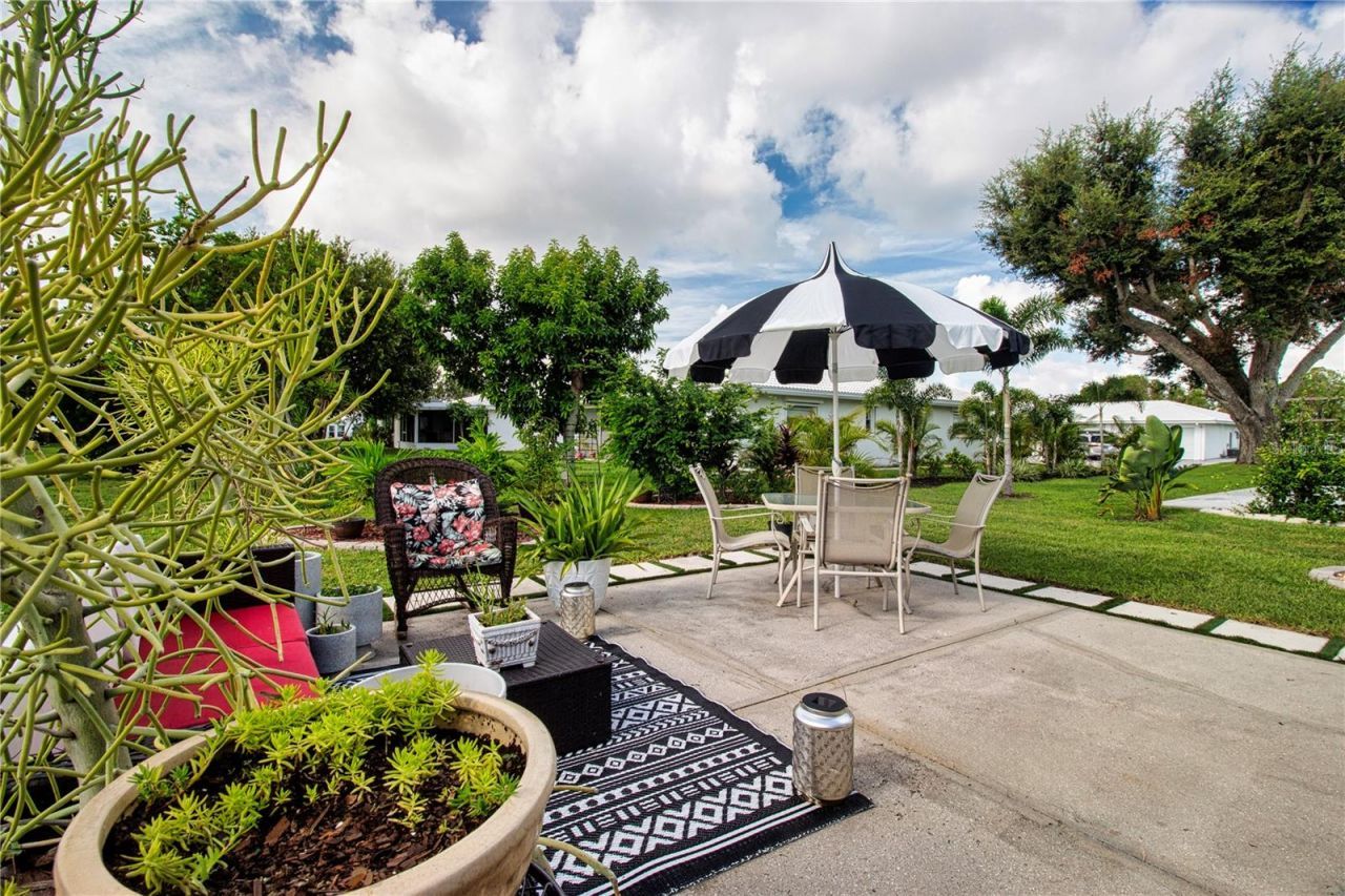 3906 Chinaberry Road, Bradenton, FL 34208 Photo