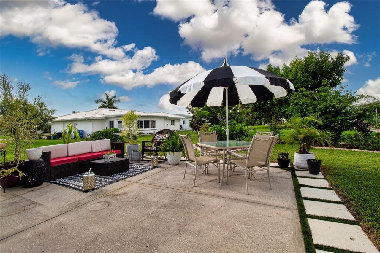 3906 Chinaberry Road, Bradenton, FL 34208 Photo