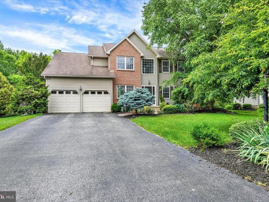 857 Willow Ridge Court, York, PA 17404 Main Photo