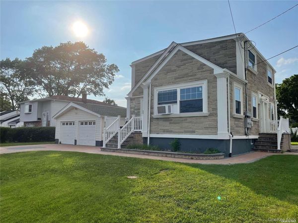 918 10th Street, West Babylon, NY 11704