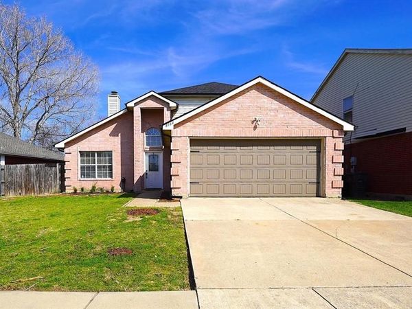 8164 Heritage Place Drive, Fort Worth, TX 76137