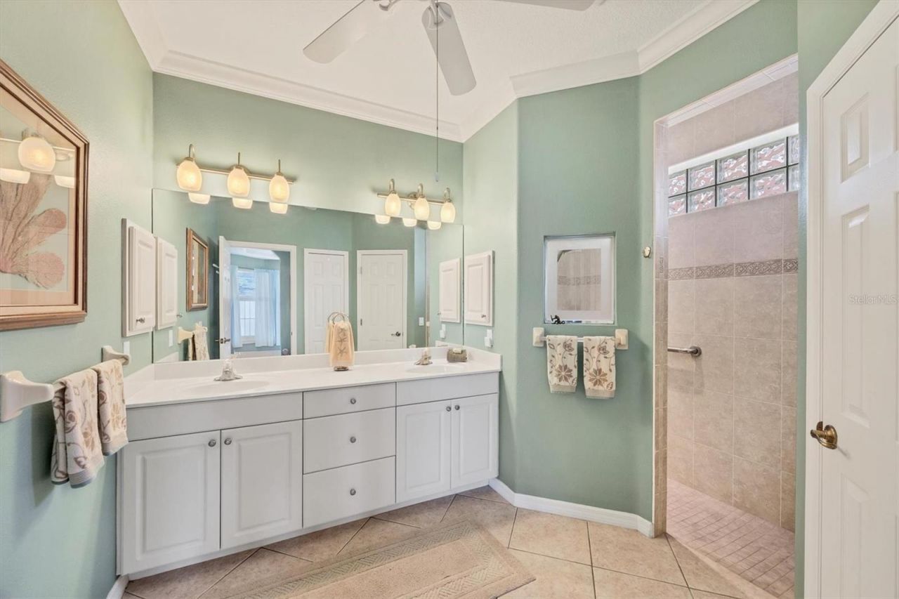 5641 Whispering Oaks Drive, North Port, FL 34287 Photo