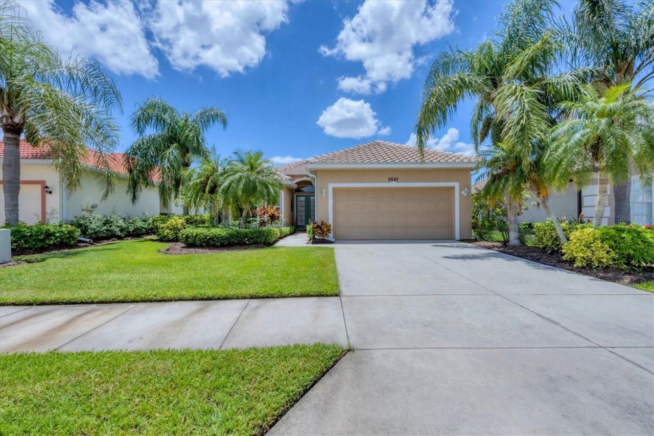 5641 Whispering Oaks Drive, North Port, FL 34287 Photo