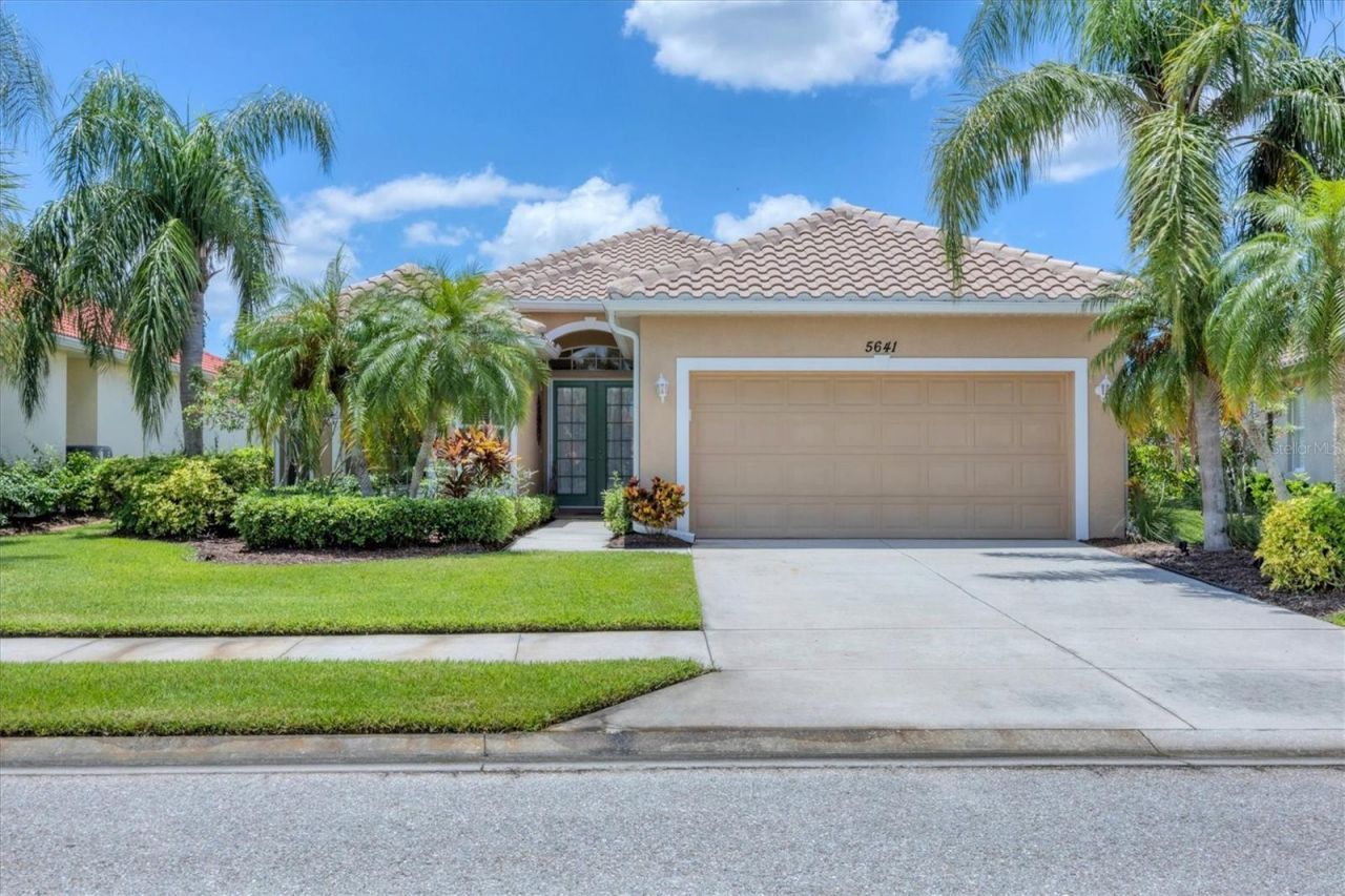 5641 Whispering Oaks Drive, North Port, FL 34287 Photo