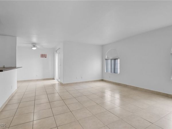 9325 W DESERT INN Road, Unit 177, Las Vegas, NV 89117