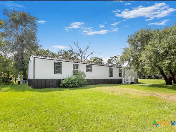 5826 W Second Street, Sheridan, TX 77475
