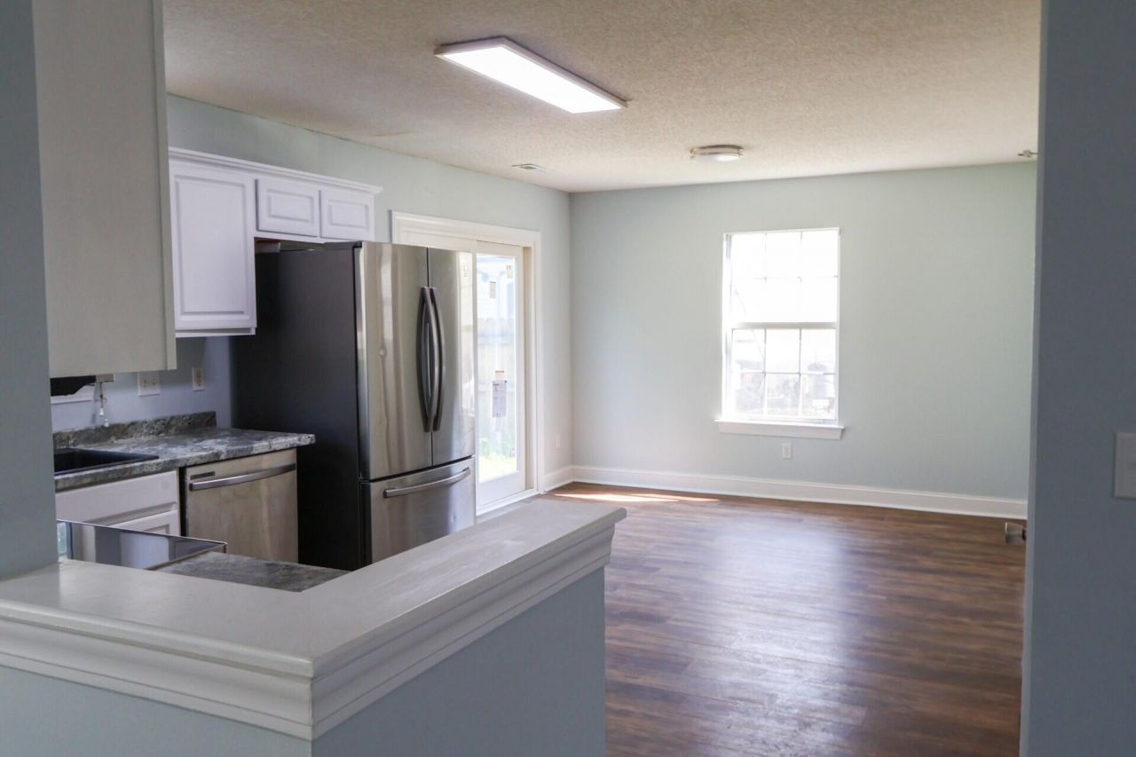 1003 Providence Way Photo 4