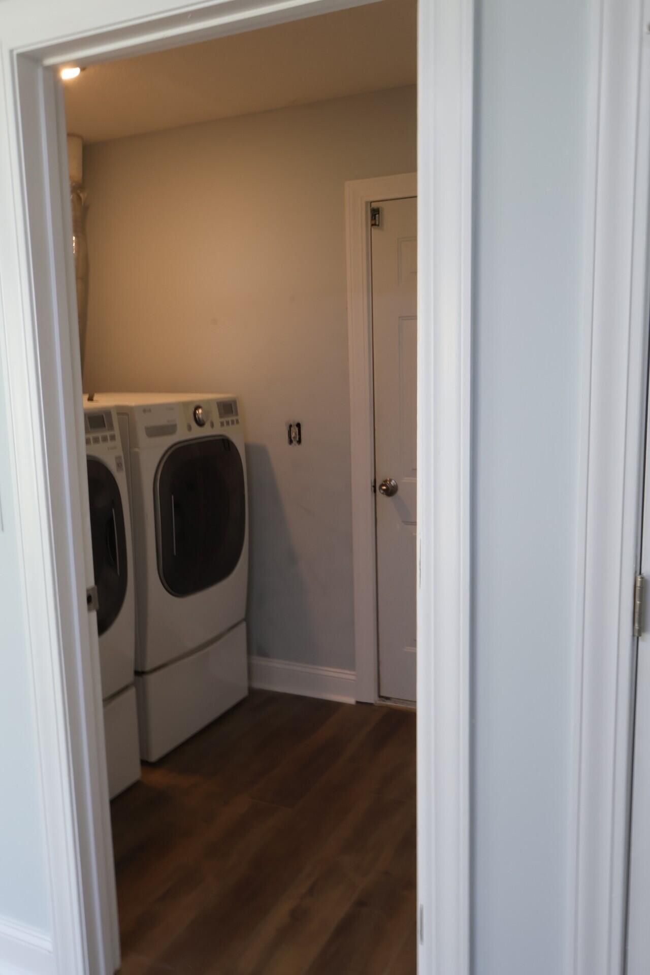 1003 Providence Way Photo 7