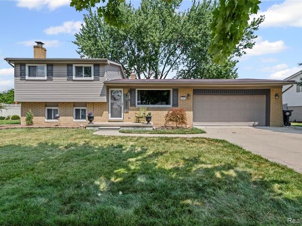 22092 Nelson Street, Woodhaven, MI 48183