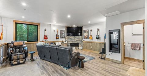 2366 Highlands Drive, South Lake Tahoe, CA 96150 Photo