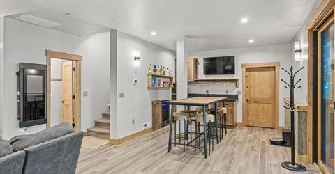 2366 Highlands Drive, South Lake Tahoe, CA 96150 Photo