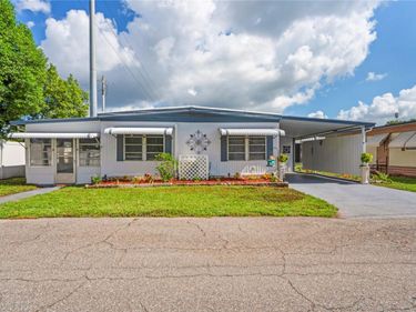 38507 WINDFLOWER AVENUE, ZEPHYRHILLS, FL 33542