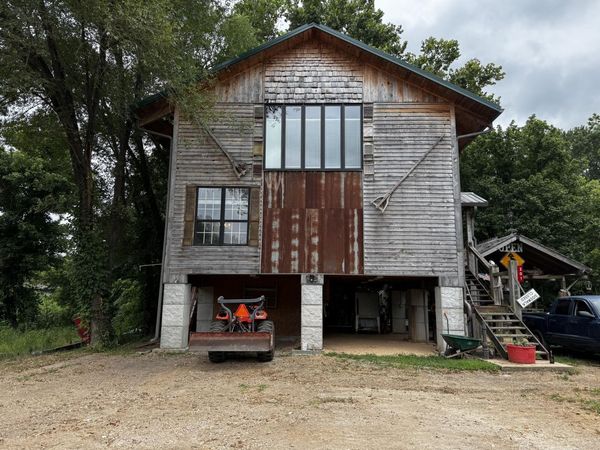 201 Thomas Street, Birch Tree, MO 65438