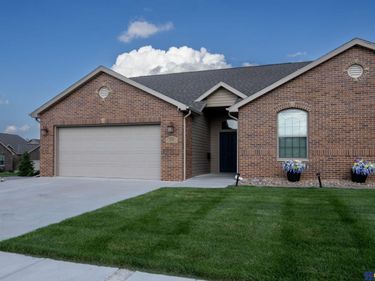 124 S 91st Street, Lincoln, NE 68520
