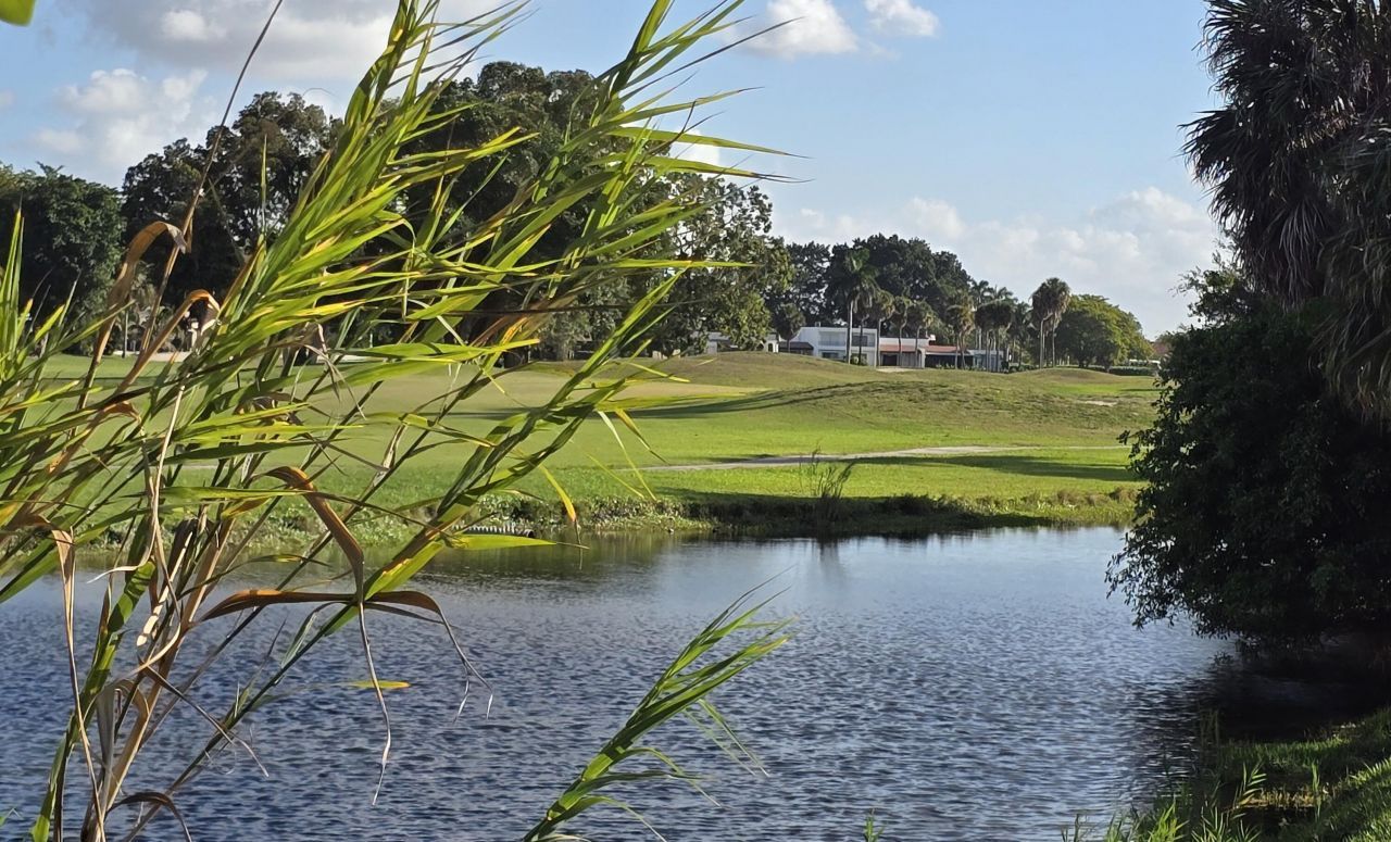 19811 W Oakmont Drive, Hialeah, FL 33015 Photo