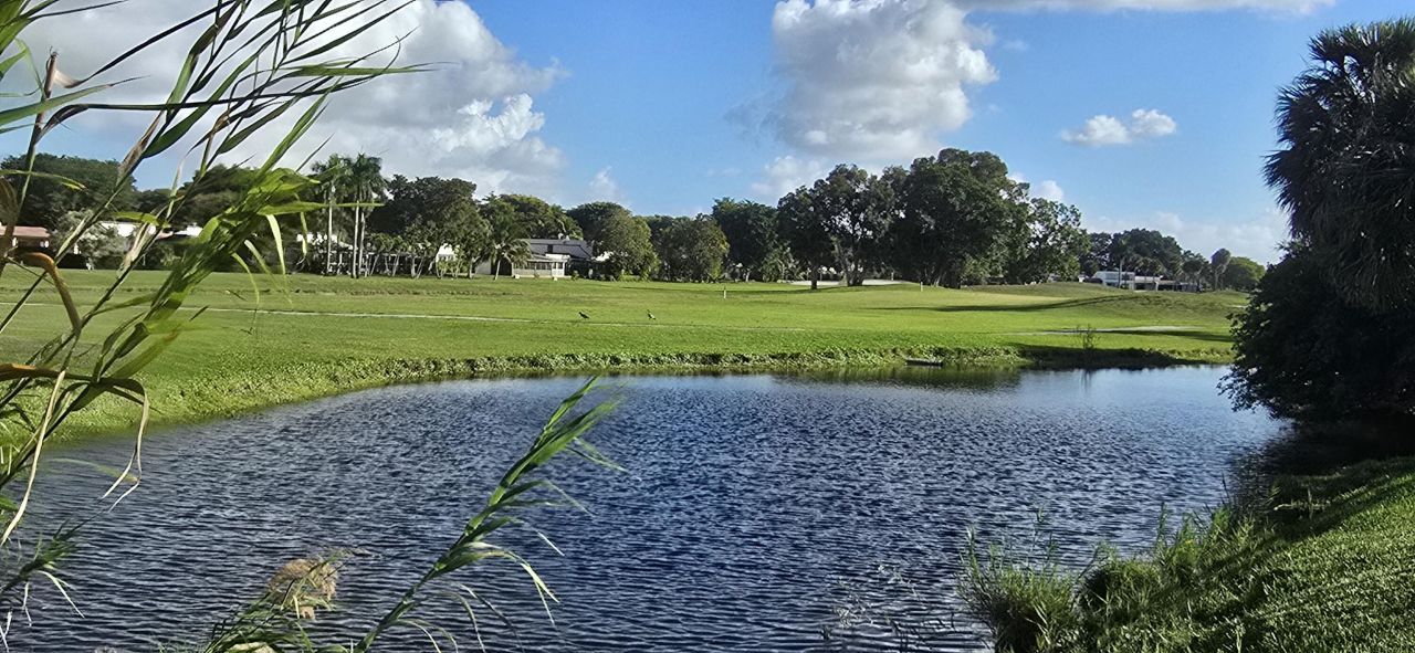 19811 W Oakmont Drive, Hialeah, FL 33015 Photo