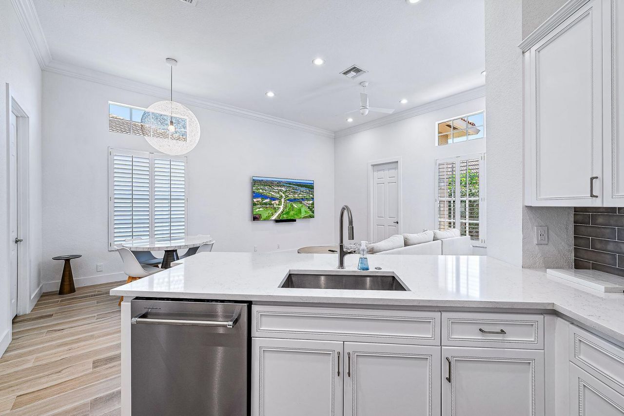 102 Via Santa Cruz, Jupiter, FL 33458 Photo