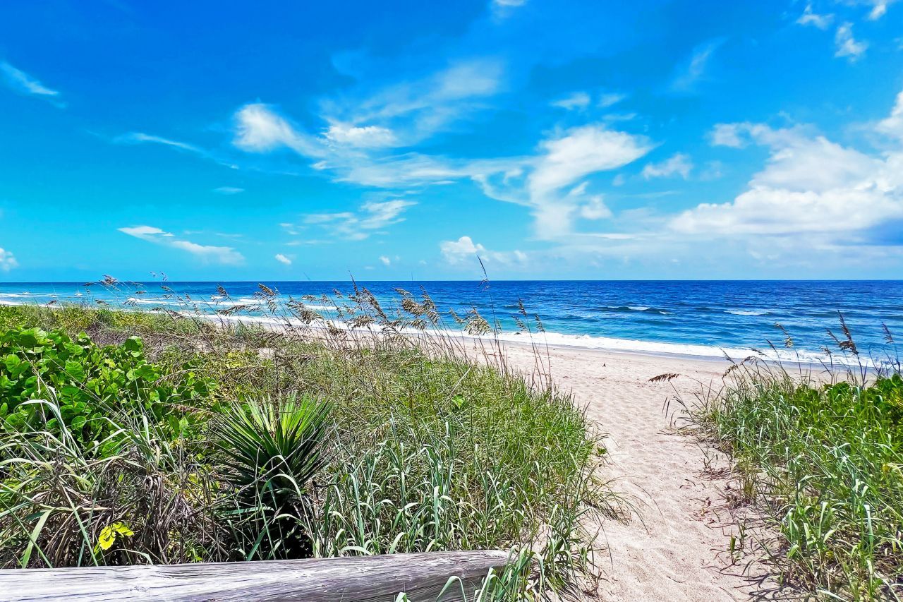 3541 NE Ocean Boulevard, Unit 4, Jensen Beach, FL 34957 Photo