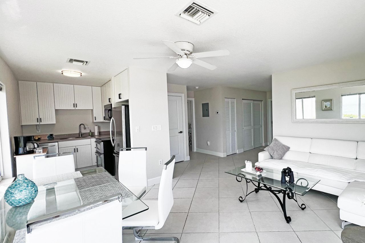 3541 NE Ocean Boulevard, Unit 4, Jensen Beach, FL 34957 Photo
