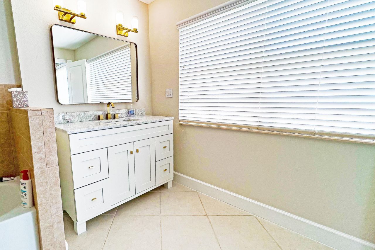 3541 NE Ocean Boulevard, Unit 4, Jensen Beach, FL 34957 Photo