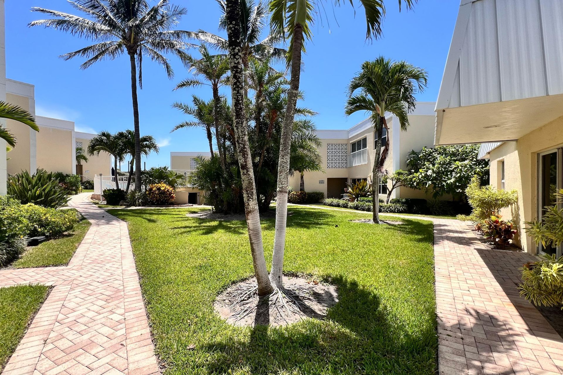 3541 NE Ocean Boulevard, Unit 4, Jensen Beach, FL 34957 Photo