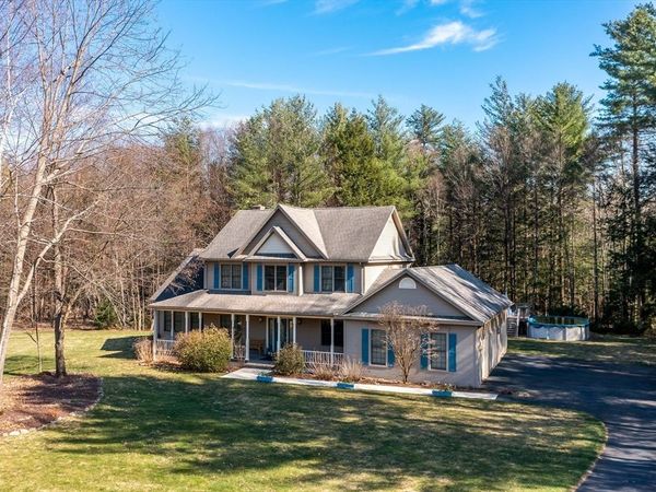 12 Golden Cir, Southampton, MA 01073