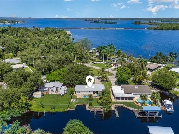 203 Kingston DR, FORT MYERS, FL 33905