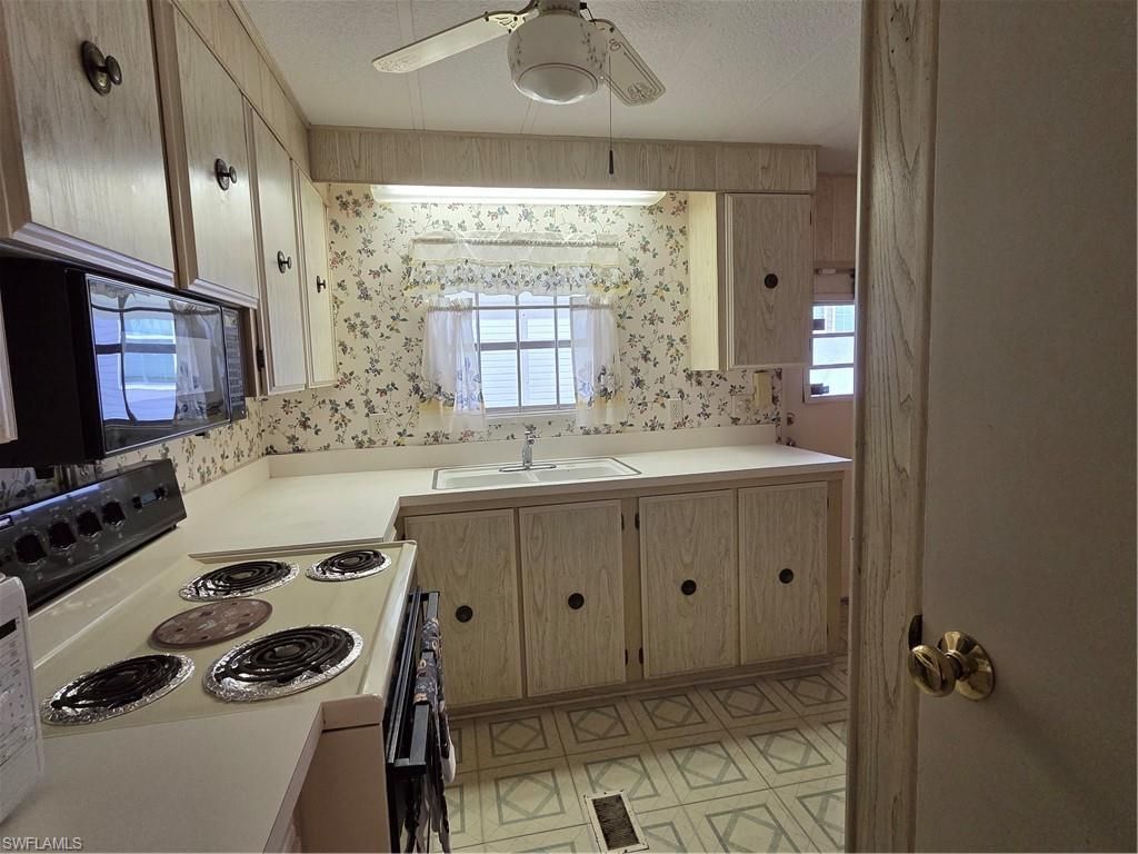 963 Idle Way Dr, North Fort Myers, FL 33917 Photo