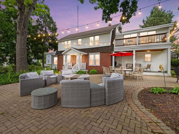 415 S Lake Shore Drive, Lake Geneva, WI 53147