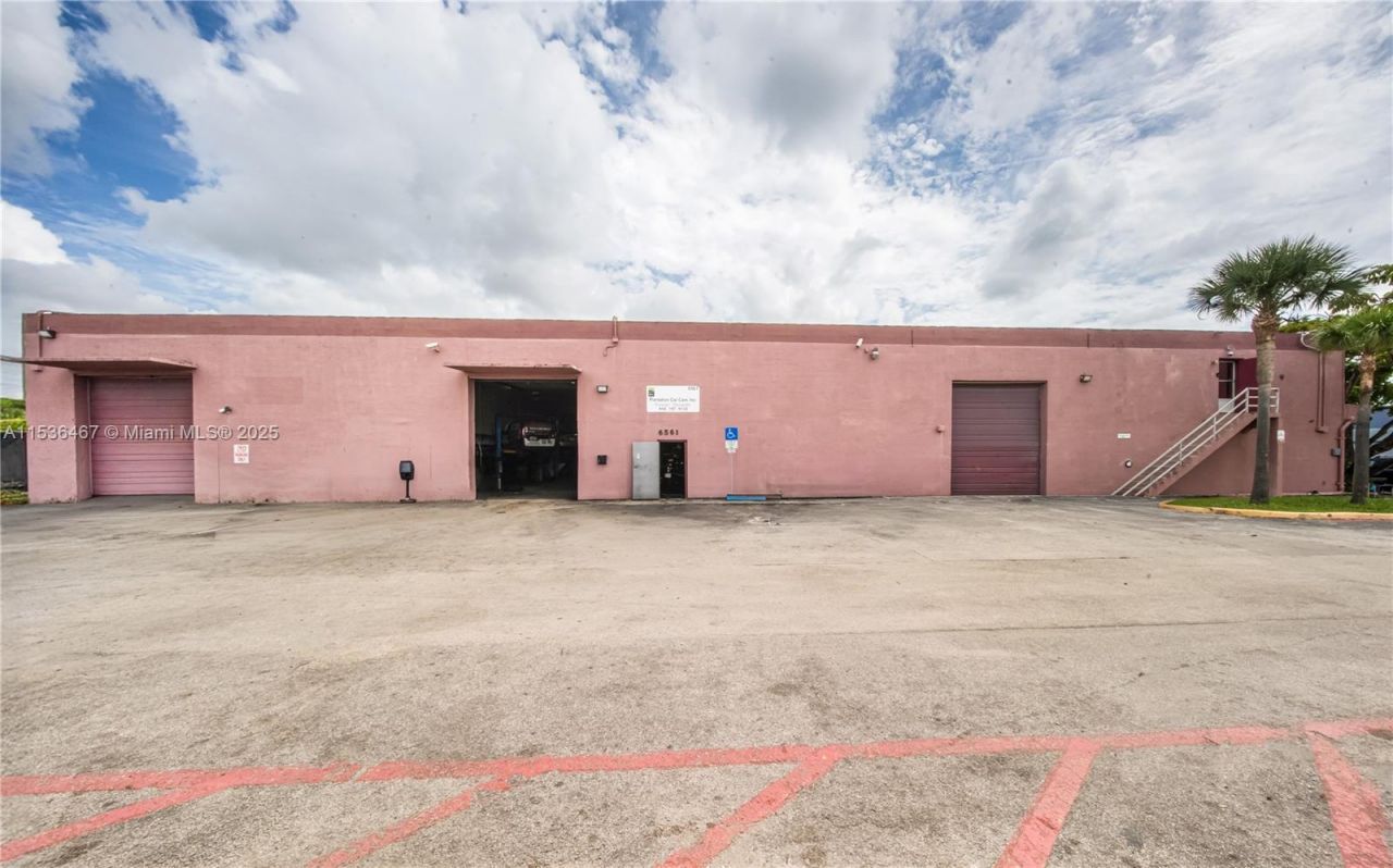 1375 NW 65th Av, Plantation, FL 33313 Photo