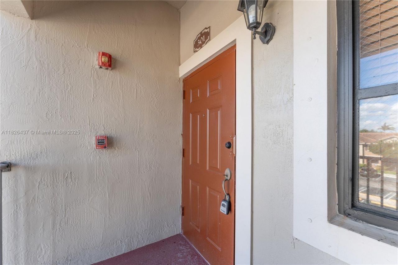 22921 SW 88th Pl, Unit 301, Cutler Bay, FL 33190 Photo