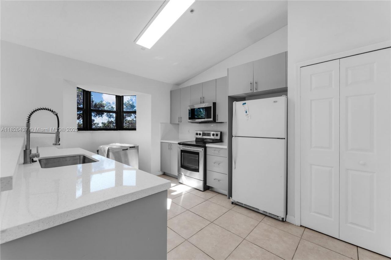 22921 SW 88th Pl, Unit 301, Cutler Bay, FL 33190 Photo