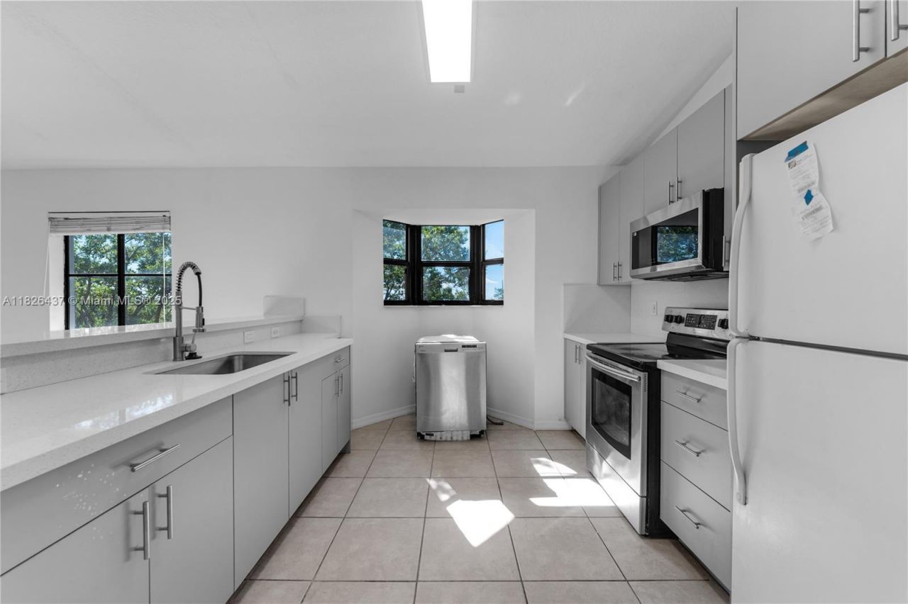 22921 SW 88th Pl, Unit 301, Cutler Bay, FL 33190 Photo